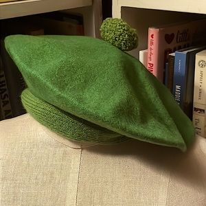 Vintage Green Tam O’Shanter/Beret from Jordan Marsh. Made of wool/angora.